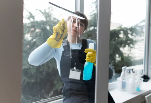 Nettoyage de vitres intérieures et extérieures aux Brunels